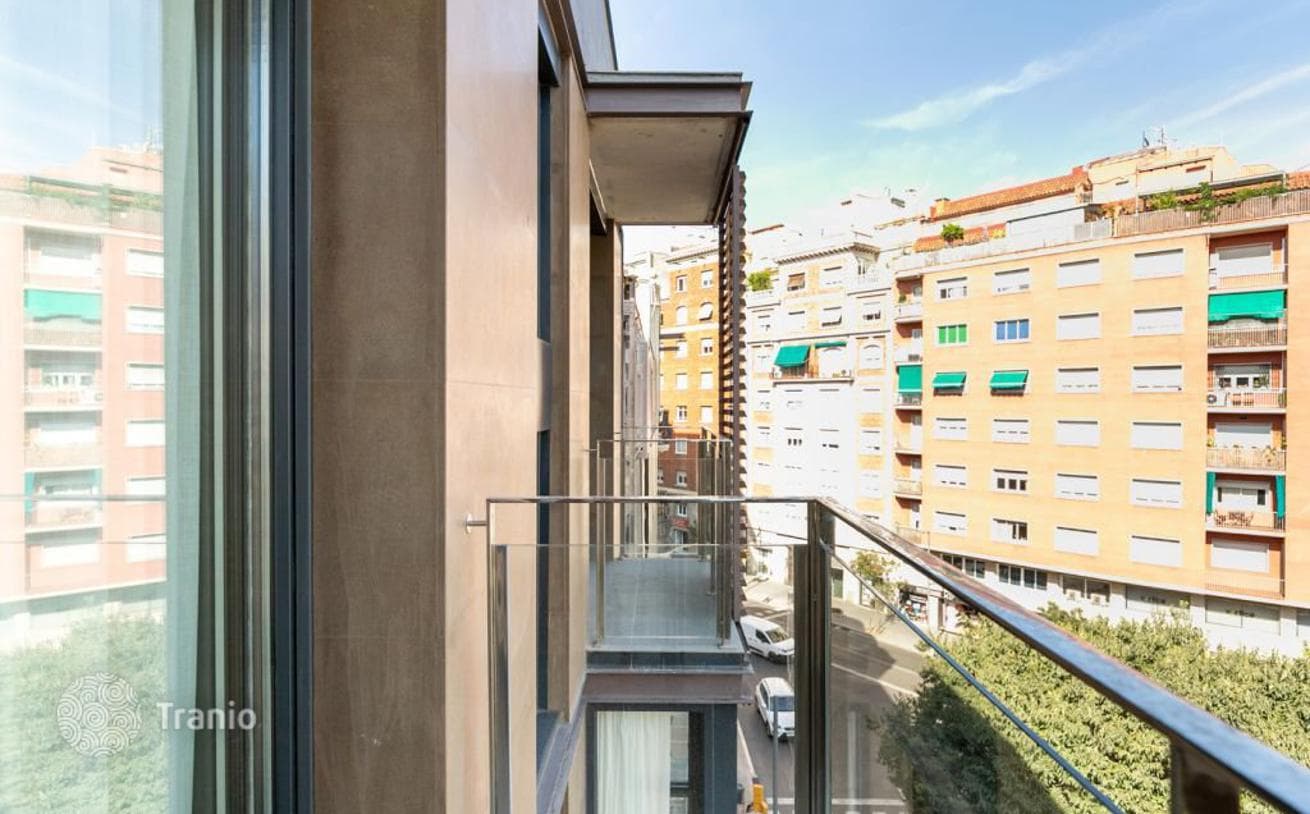 New 2-Bedroom Apartment with Terrace in Sarrià-Sant Gervasi, Barcelona