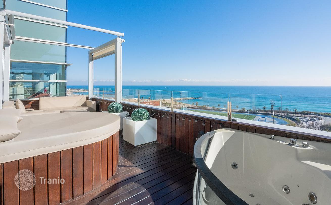 3-Bedroom Penthouse with Sea View in Diagonal Mar, Barcelona, photo 2