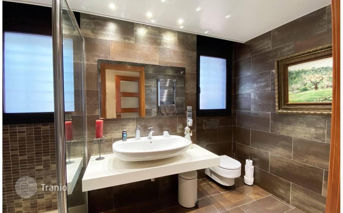 5-Bedroom House with Private Pool in Caldes d'Estrac, Barcelona, photo 4