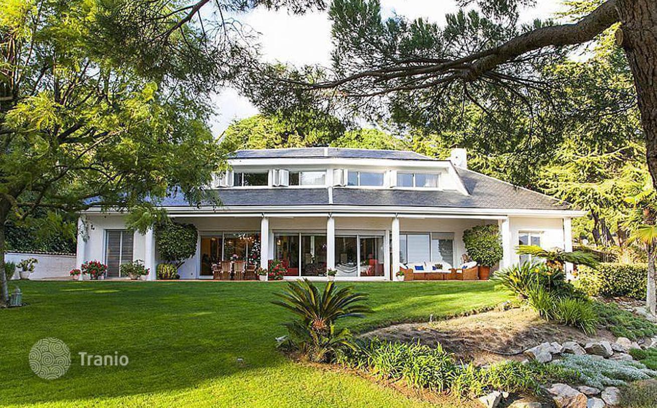 5-Bedroom House with Private Pool and Mountain and Sea Views in Sant Vicenç de Montalt, photo 2