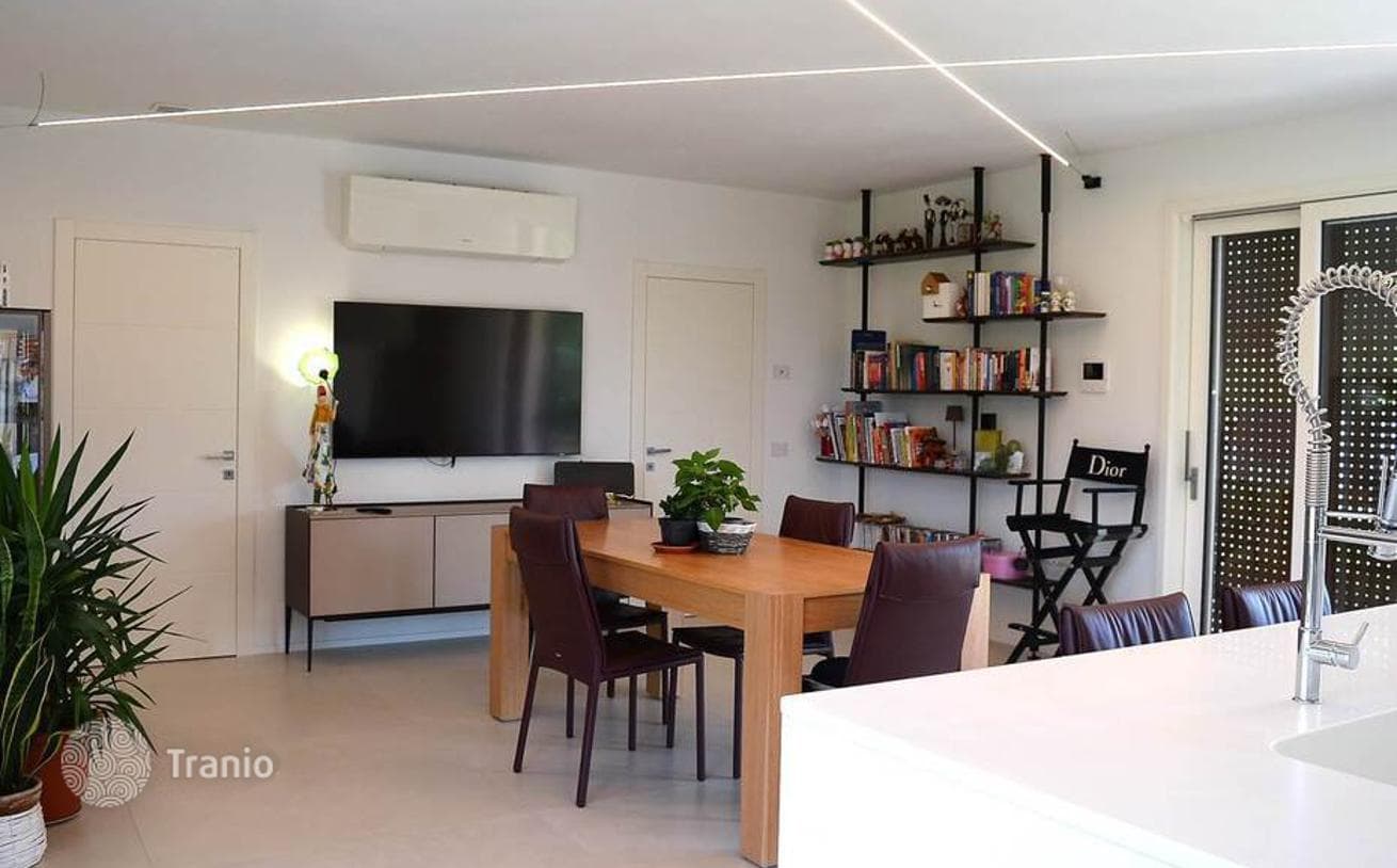 2-Bedroom Villa in Lucca, photo 5