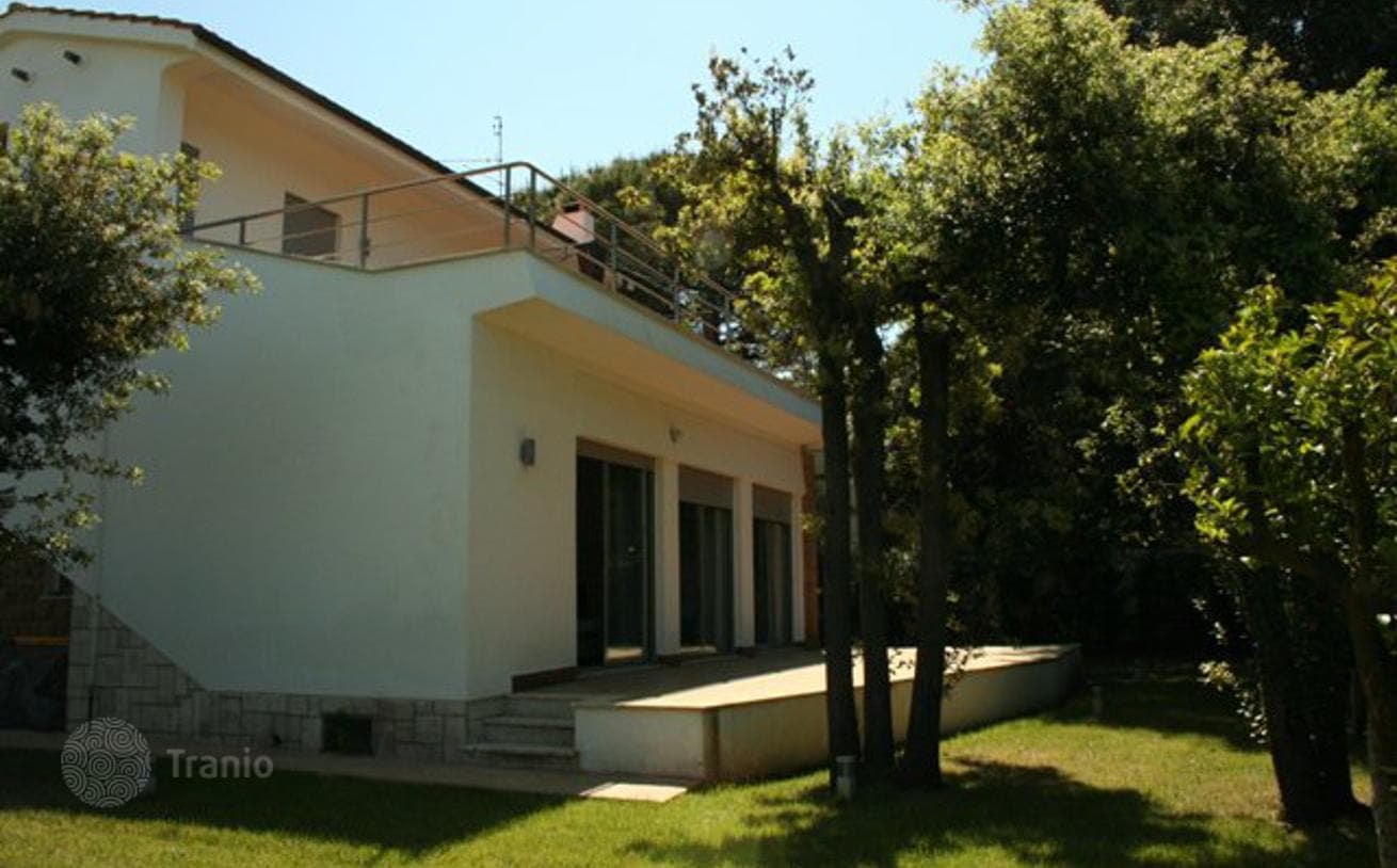 2-Bedroom Beachfront Villa in Anzio, Lazio, photo 2