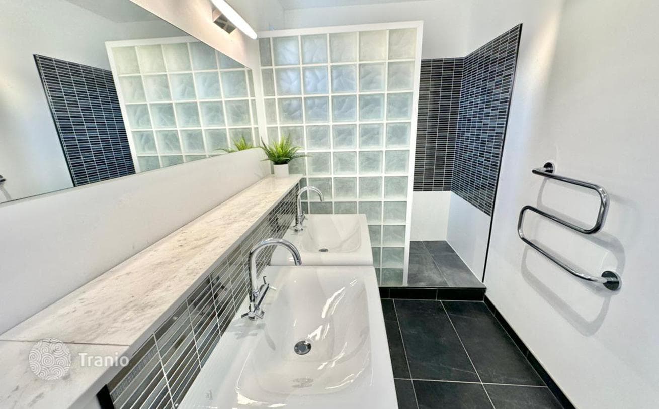 4-Bedroom House in Aradippou, Cyprus, photo 5