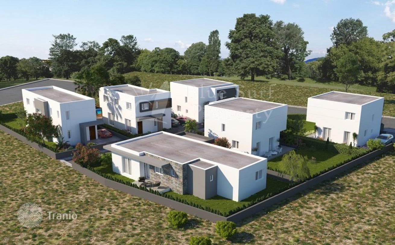 3-Bedroom Modern Townhouse in Xylophagou