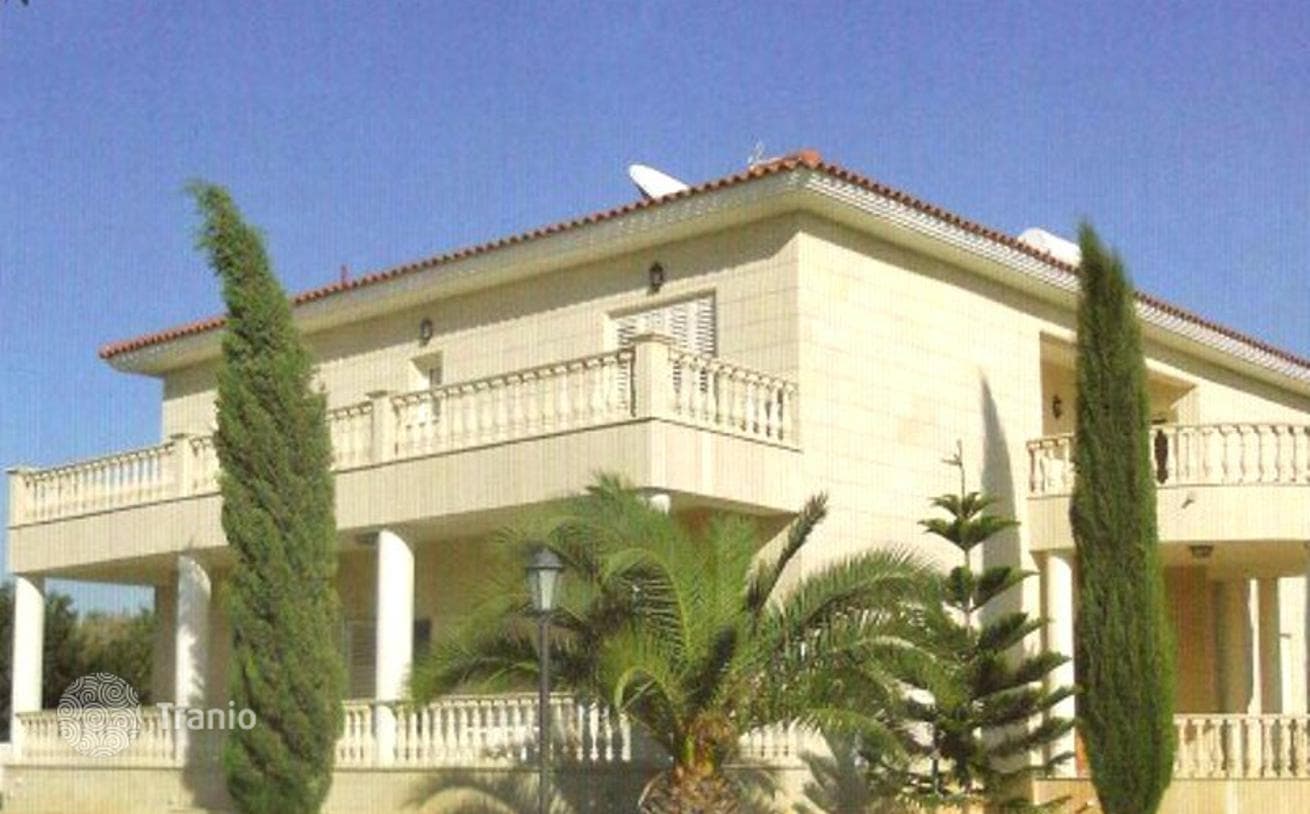 4-Bedroom Villa with Private Pool in Limassol, Cyprus, photo 4