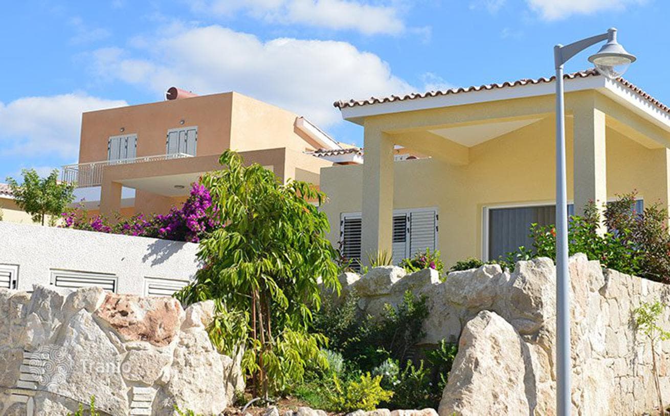Residential Complex with Villas and Apartments with Panoramic Paphos Views