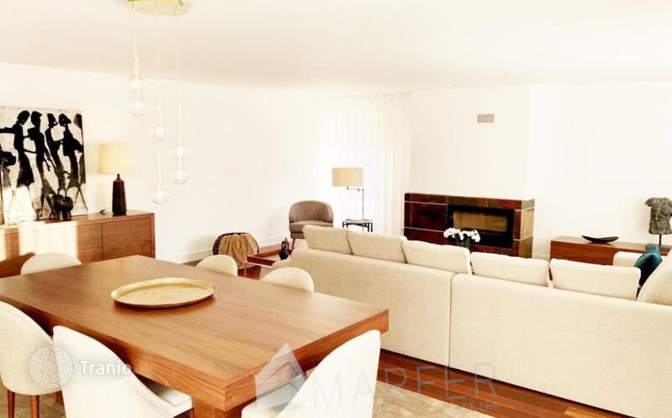 4-Bedroom Duplex Apartment in Estoril, Lisbon