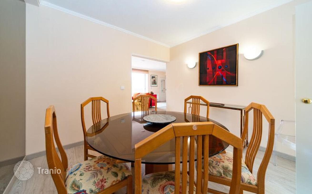 2-Bedroom Apartment in Lisbon, photo 2
