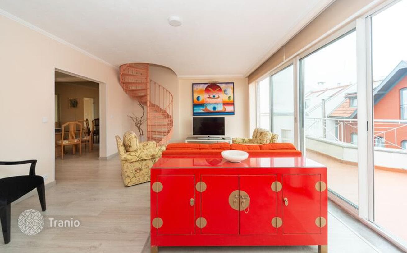 2-Bedroom Apartment in Lisbon, photo 3