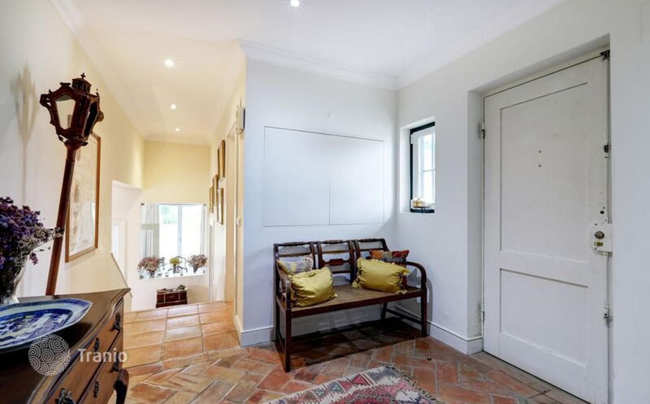 6-Bedroom Villa with Land Plot in Lisbon, photo 3
