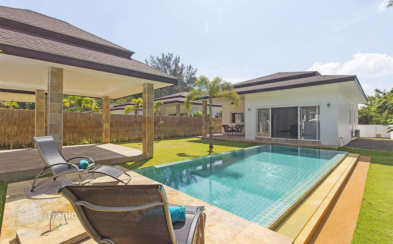 1-Bedroom Villa with Private Pool 700 m from the Sea in Phuket