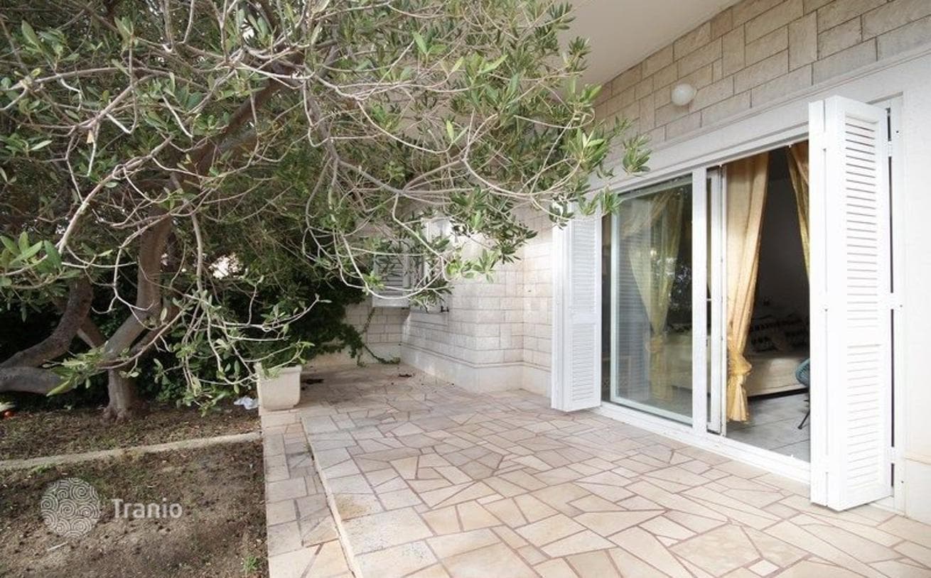 4-Bedroom House 400 m² in Omis, Dalmatia, photo 5