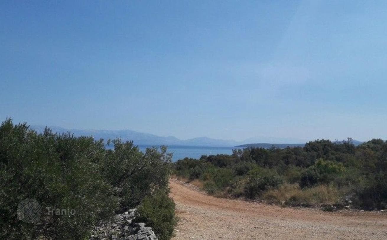 2,000 m² Land Plot 150 m from the Sea in Solta, Croatia, photo 2