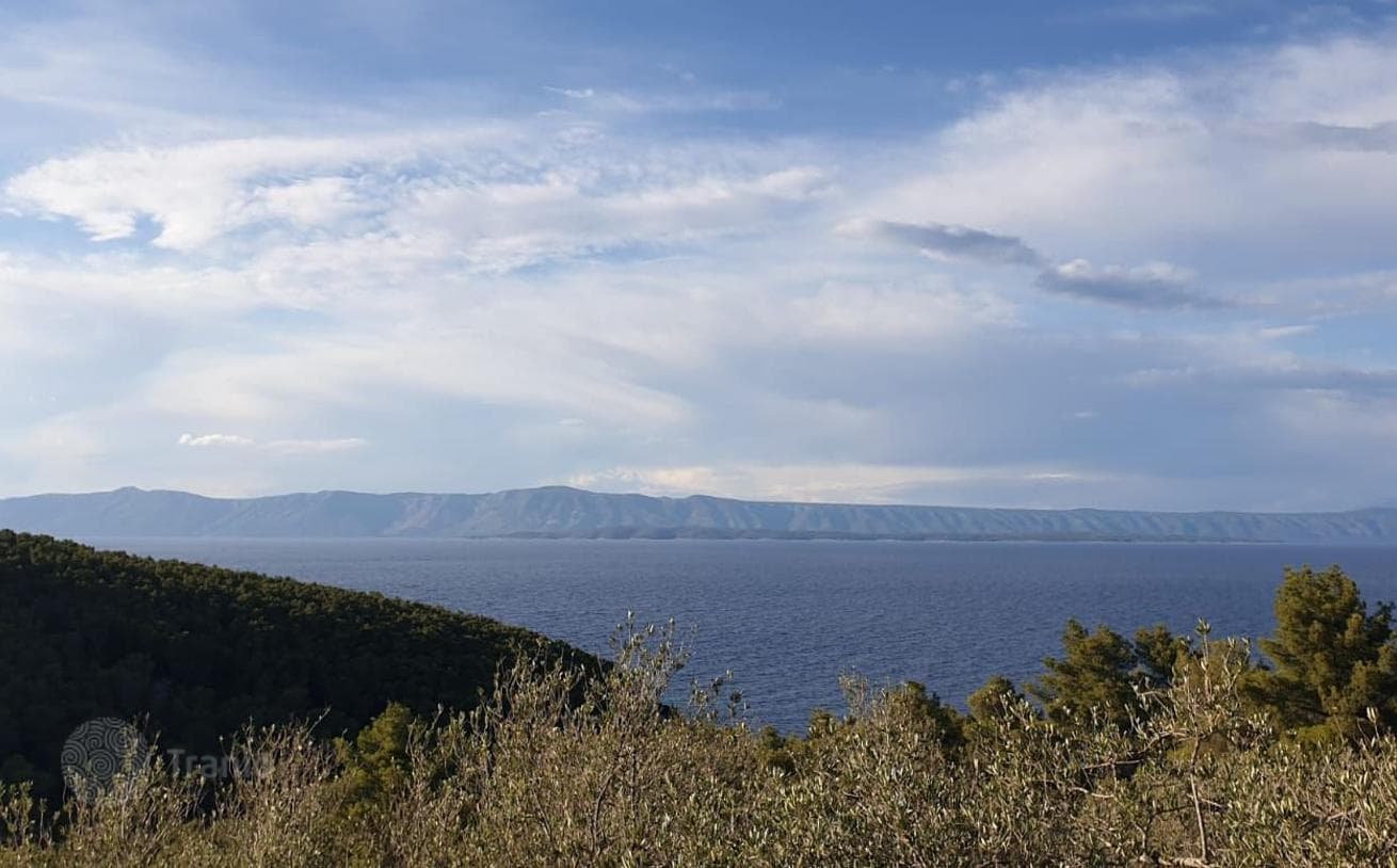 Земельный участок на первой линии у моря, Вела-Лука, Хорватия