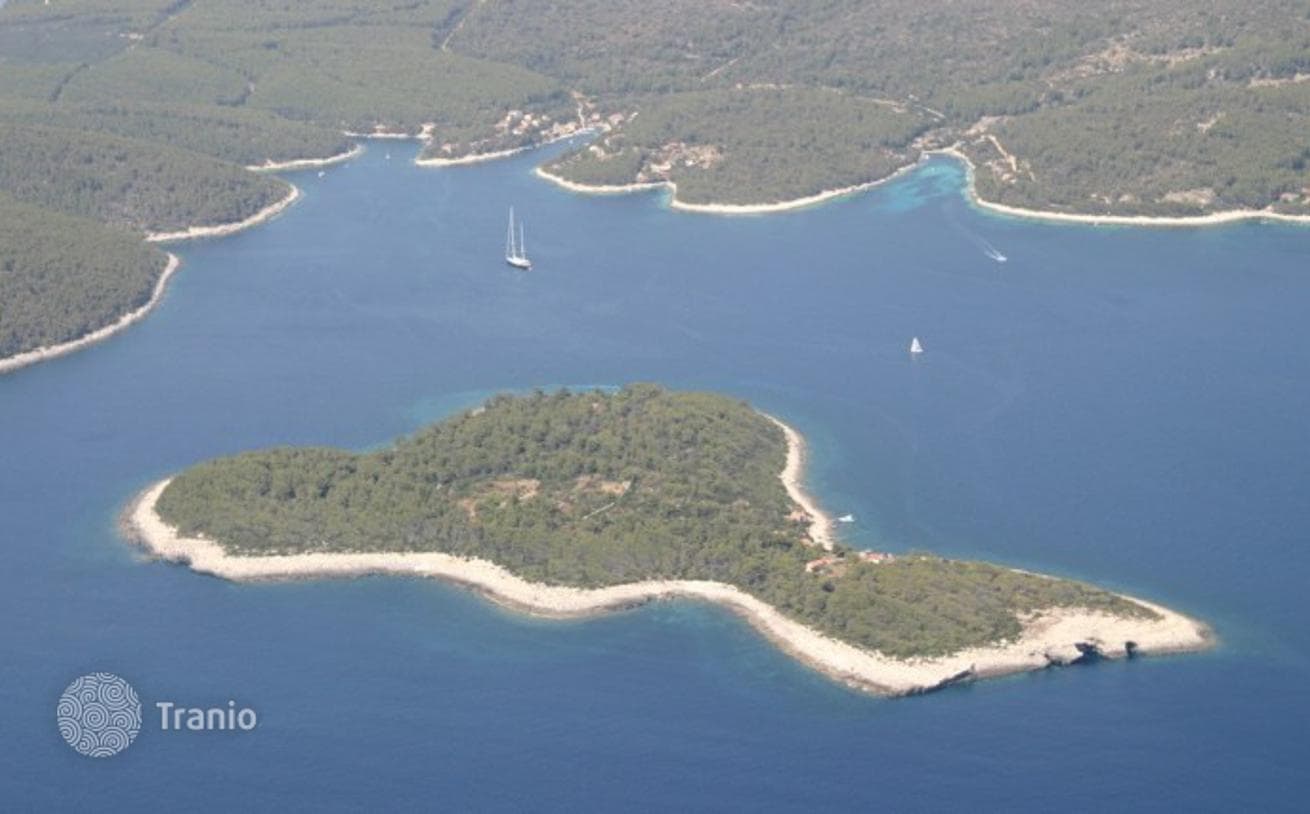 Участок под строительство на первой линии моря рядом с островом Корчула, Хорватия