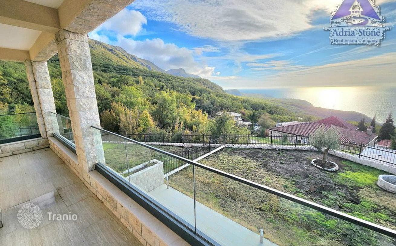3-Bedroom Villa with Sea View in Kulyache, Budva, photo 3