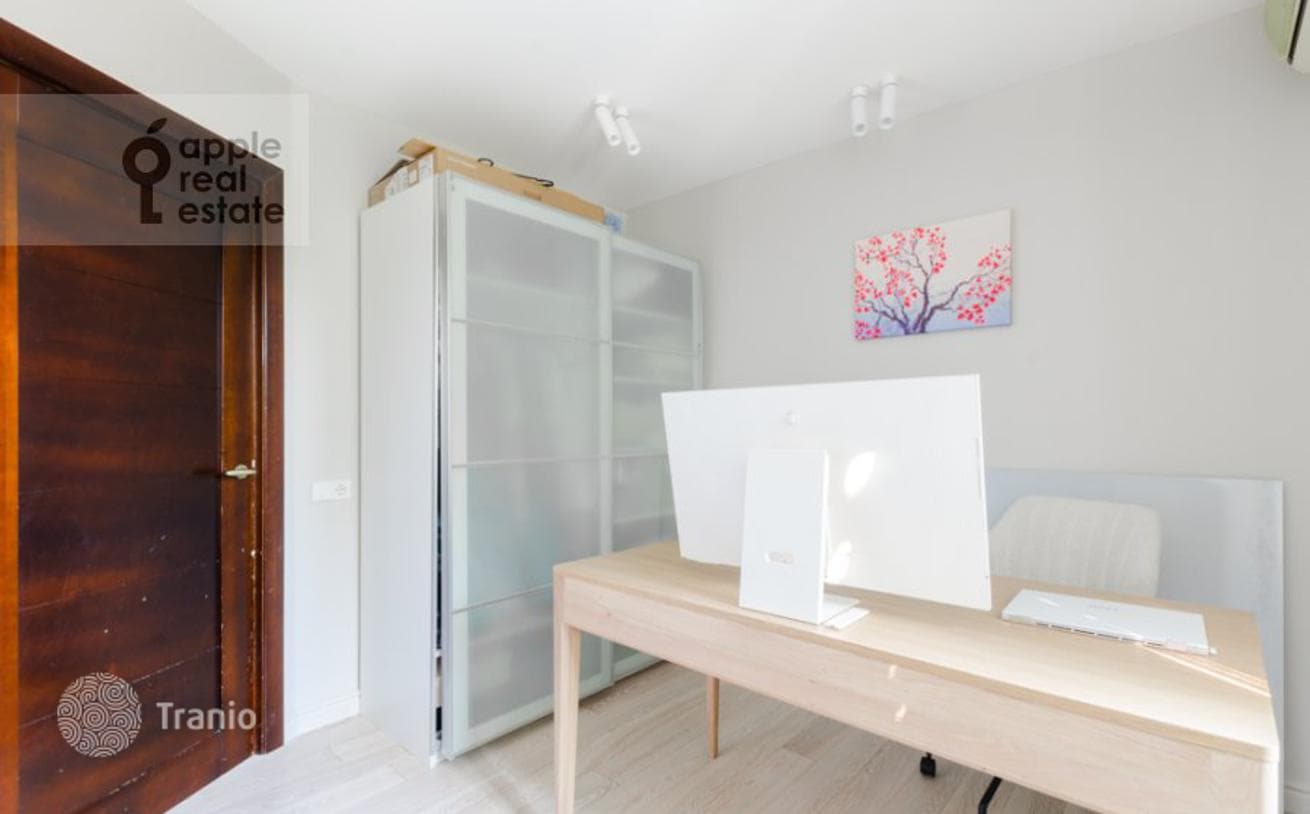 2-Bedroom Apartment in Presnensky District, Moscow