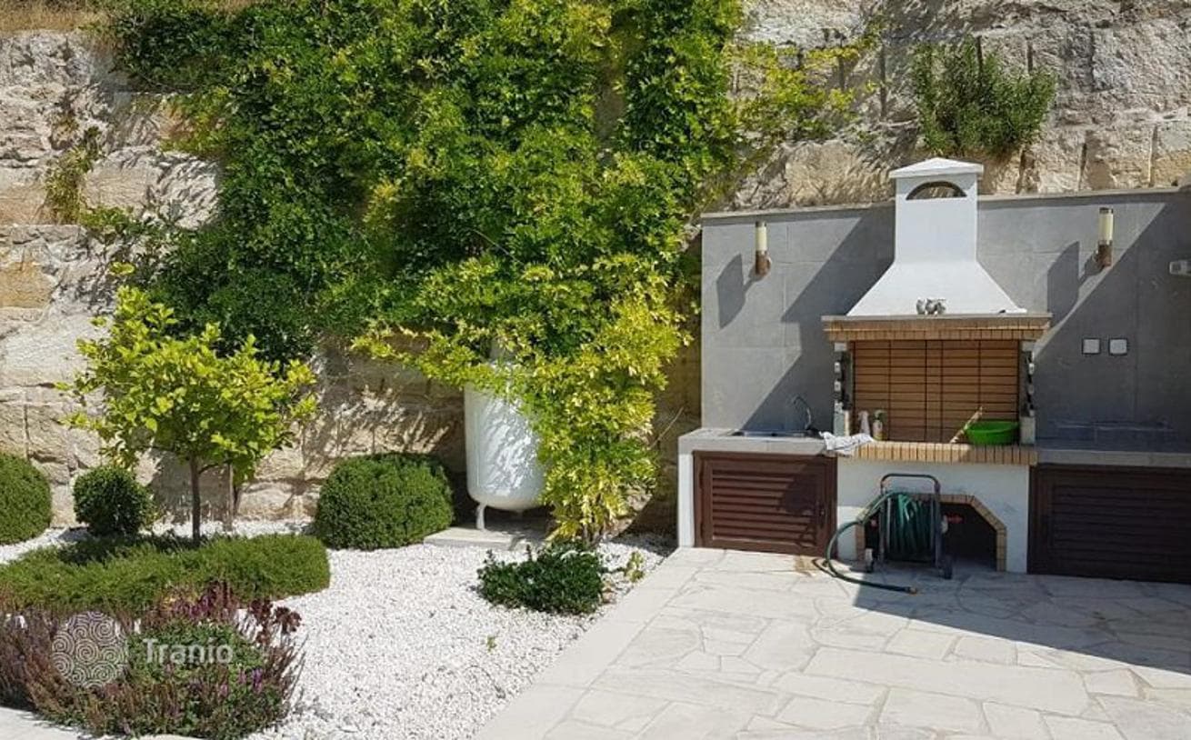 3-Bedroom Villa with Pool and Roof Garden in Tala, Paphos