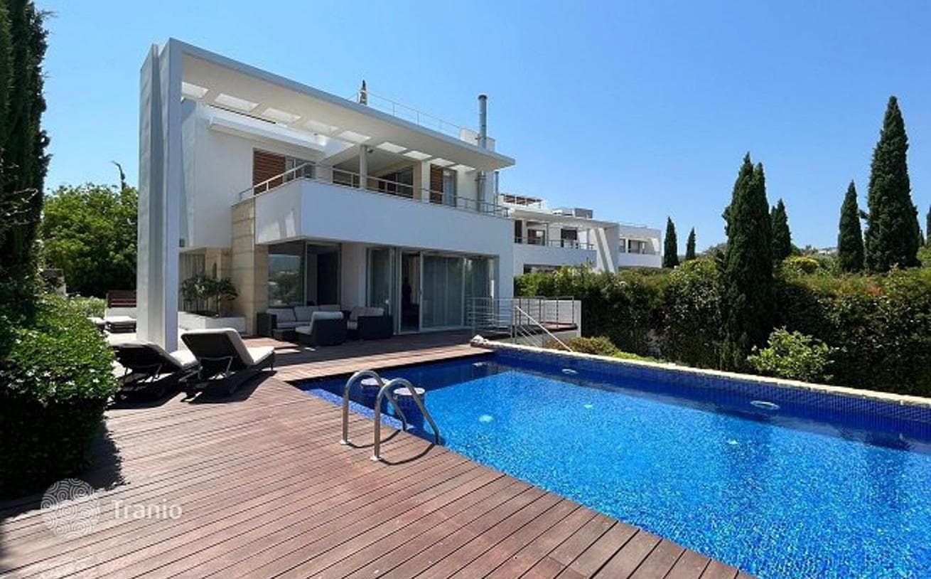 3-Bedroom Beachfront Villa in Latchi, Politis, Paphos, photo 3