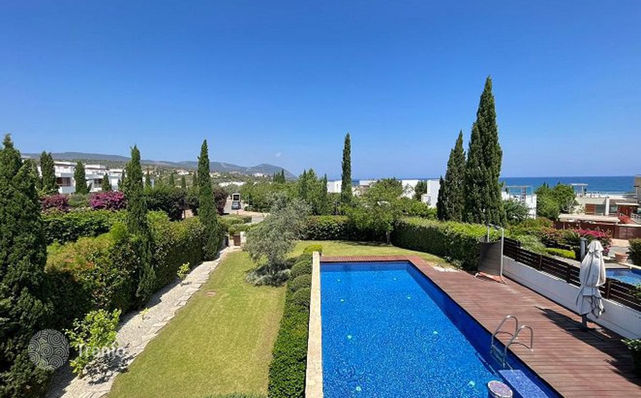 3-Bedroom Beachfront Villa in Latchi, Politis, Paphos, photo 4