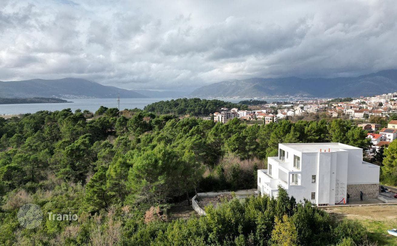 2-Bedroom Apartment with Sea View in Tivat, Montenegro, photo 3