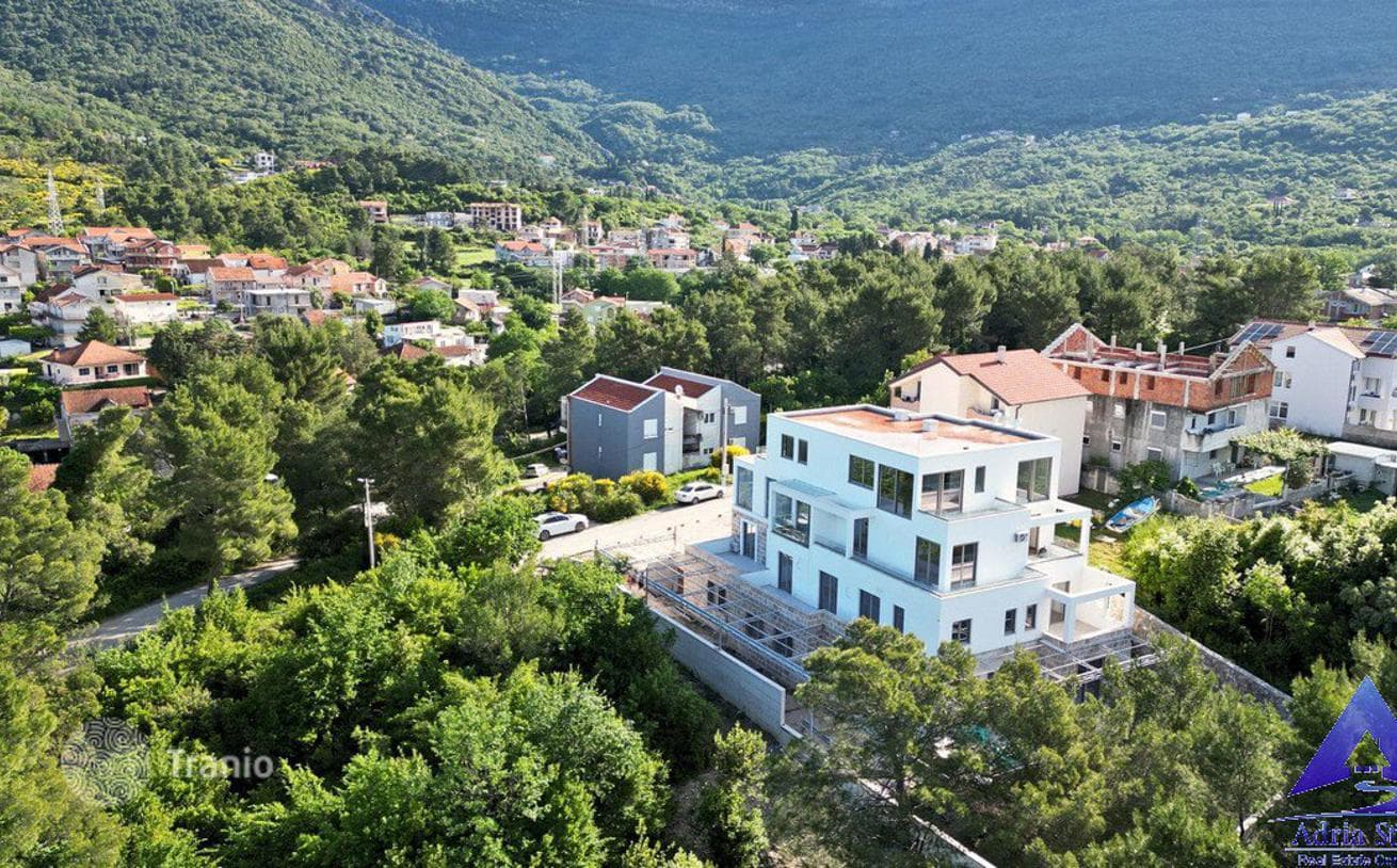 2-Bedroom Apartment with Sea View in Tivat, Montenegro, photo 4