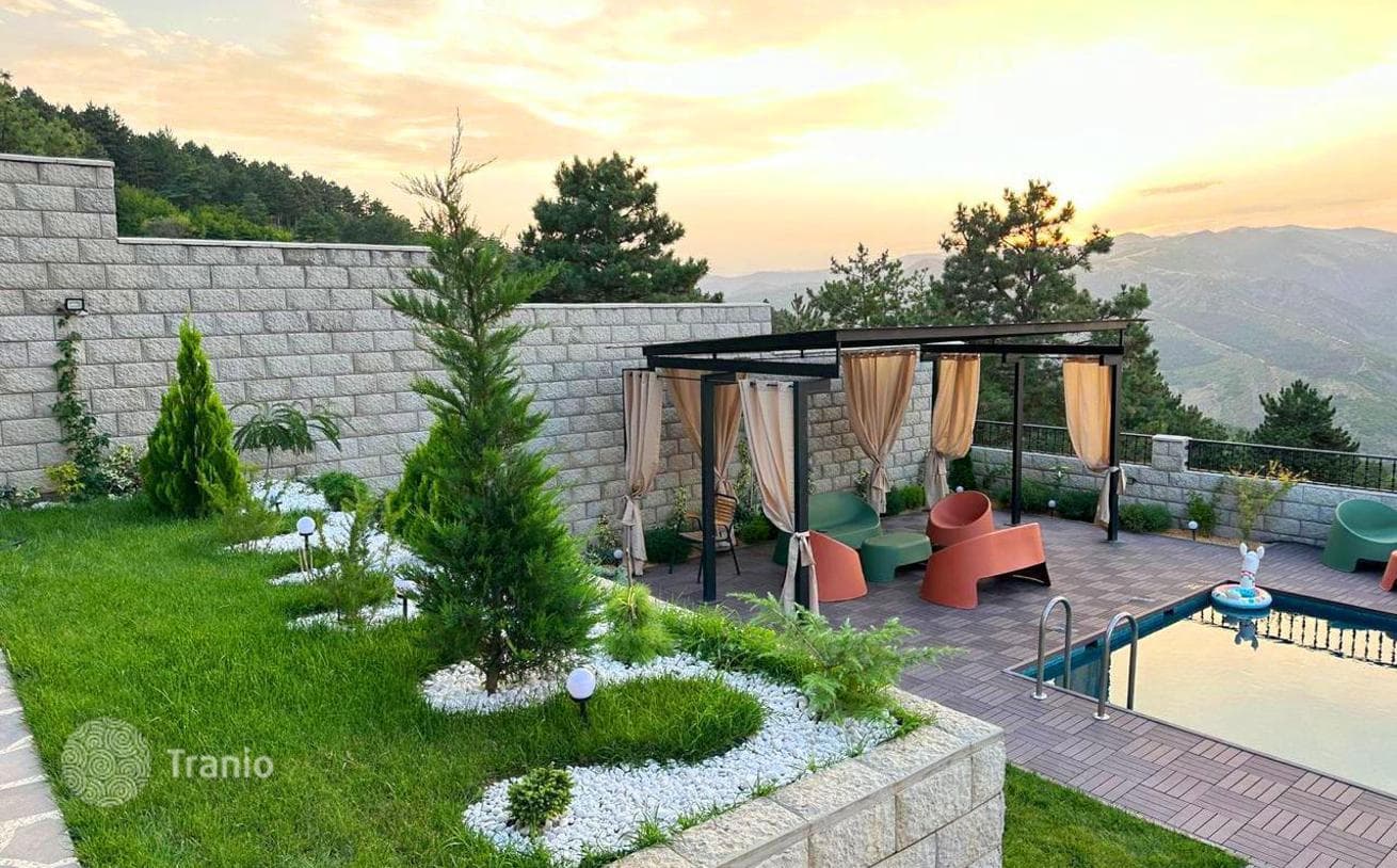 4-Bedroom House 450 m² in Tbilisi, photo 3