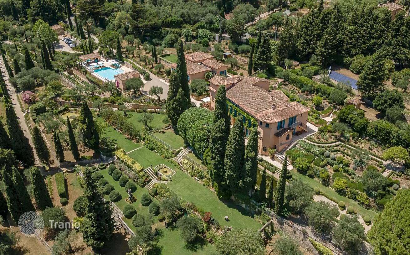 6-Bedroom Villa with Pool and Sea Views in Grasse, photo 4