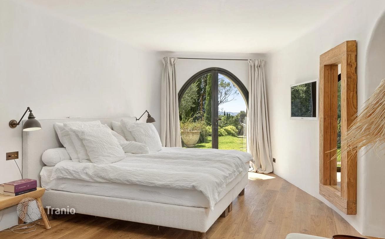 5-Bedroom Villa with Private Pool in Mougins, photo 2