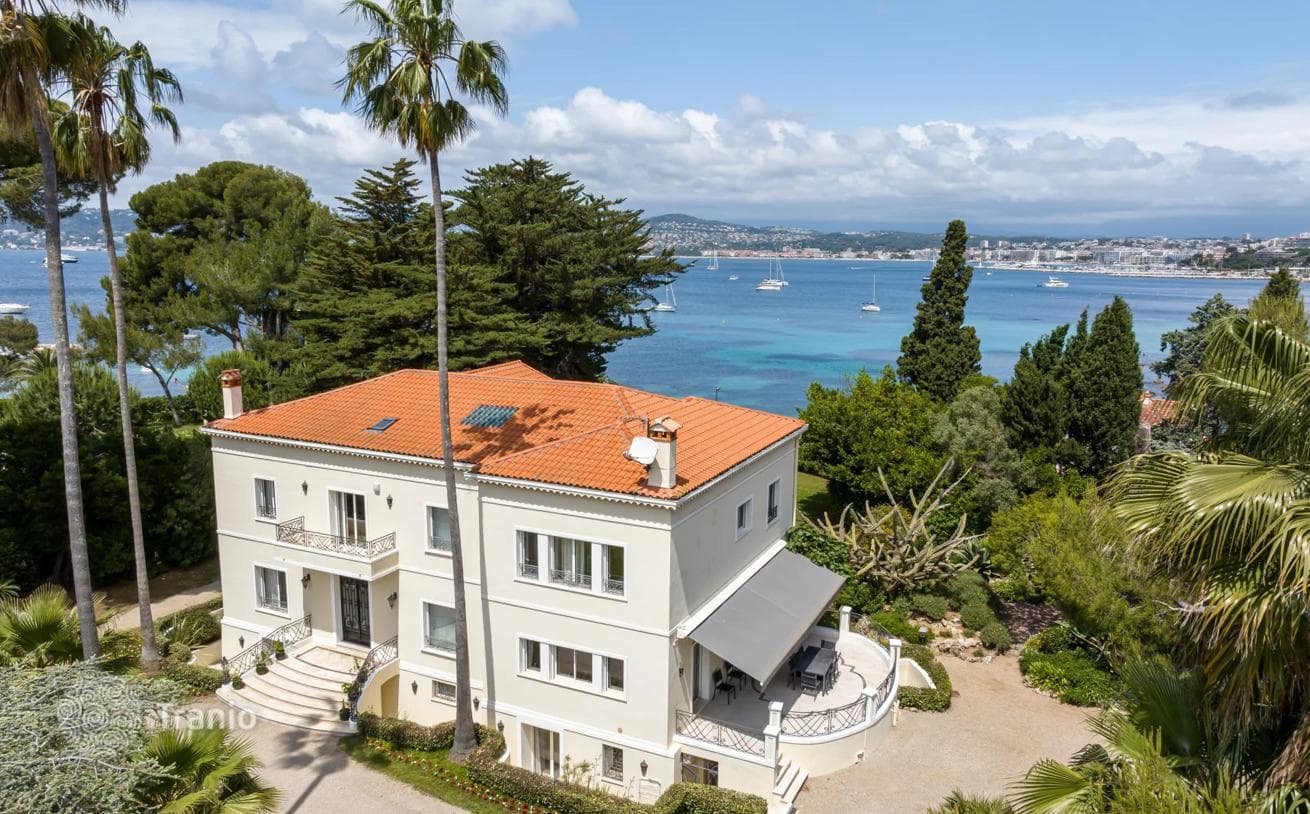 11-Room Villa with Sea View in Cap-d'Ail, photo 2