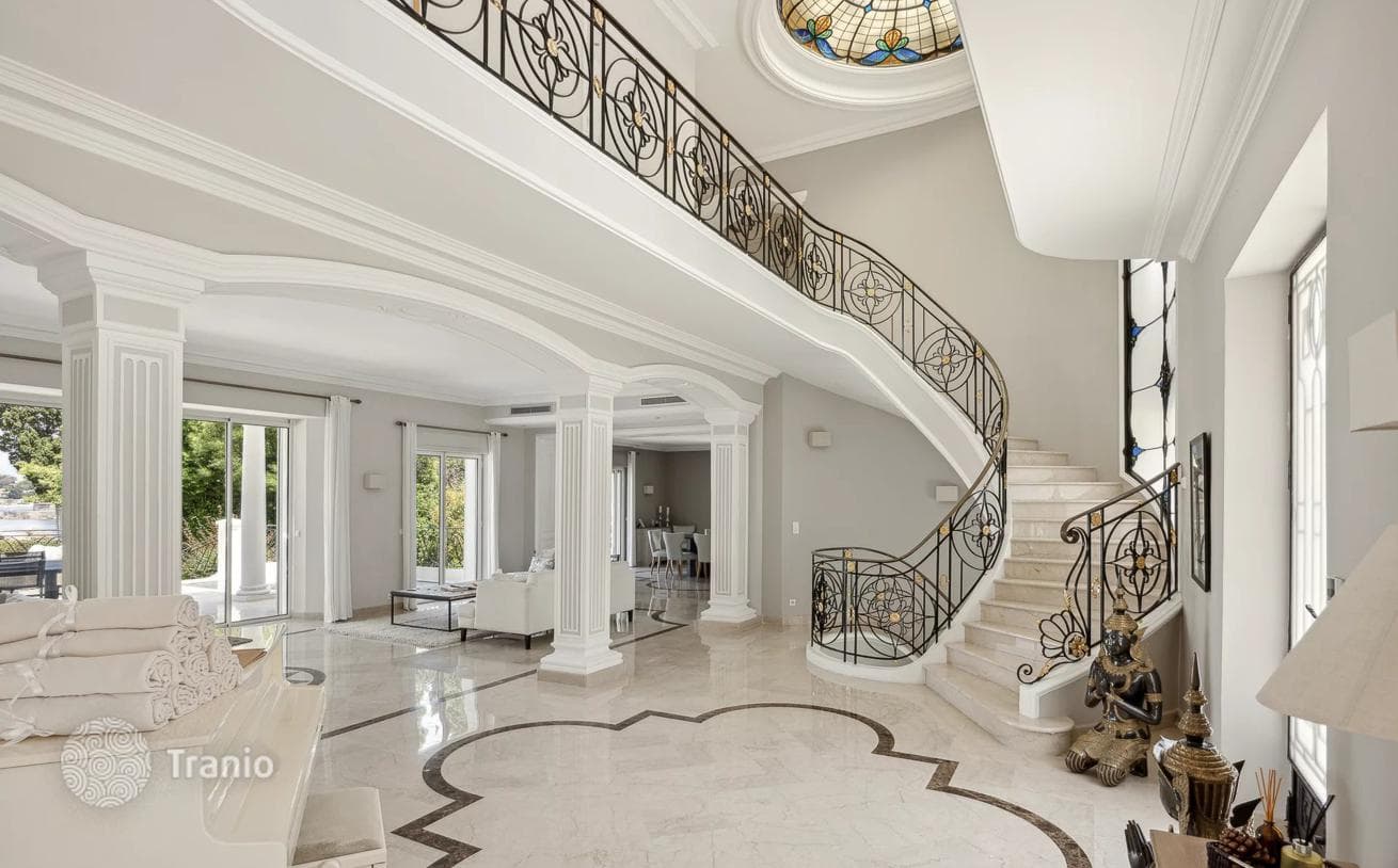 11-Room Villa with Sea View in Cap-d'Ail, photo 4