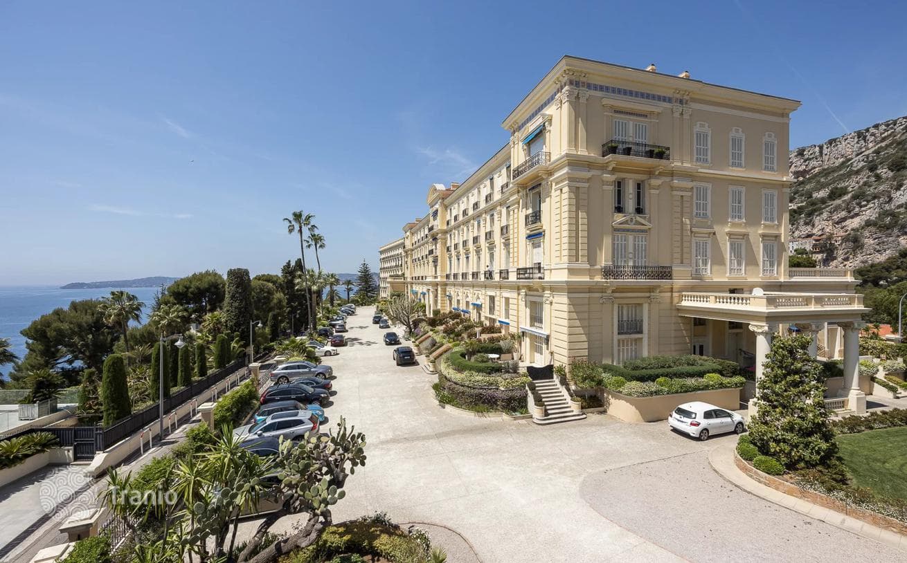 1-Bedroom Apartment with Beachfront Access in Cap-d'Ail, photo 5