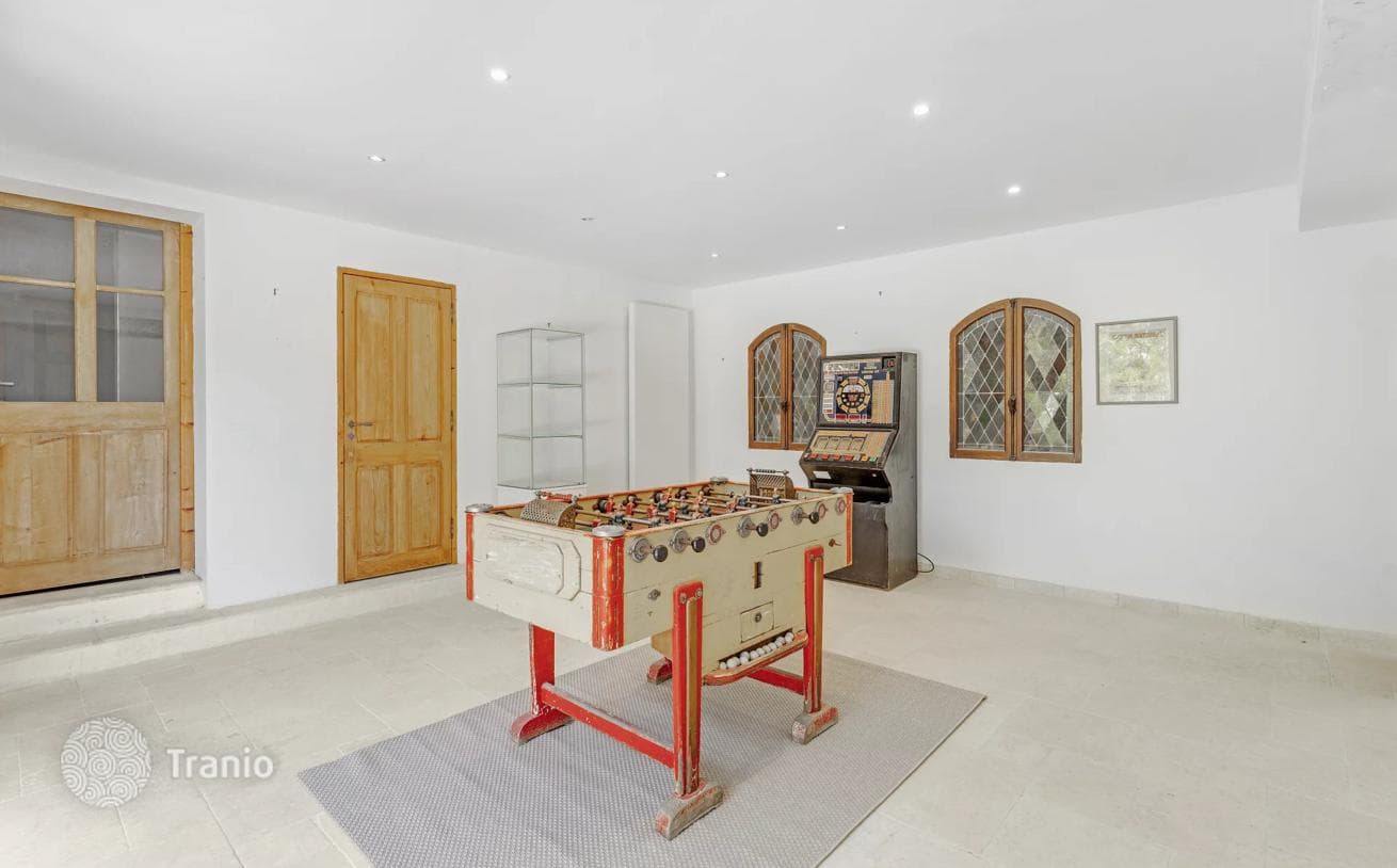 10-Room Villa in Bormes-les-Mimosas