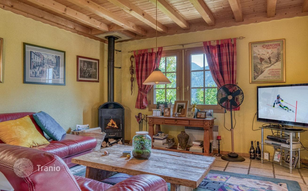 3-Story Chalet with Garden and Mountain Views in Saint-Gervais-les-Bains, photo 4