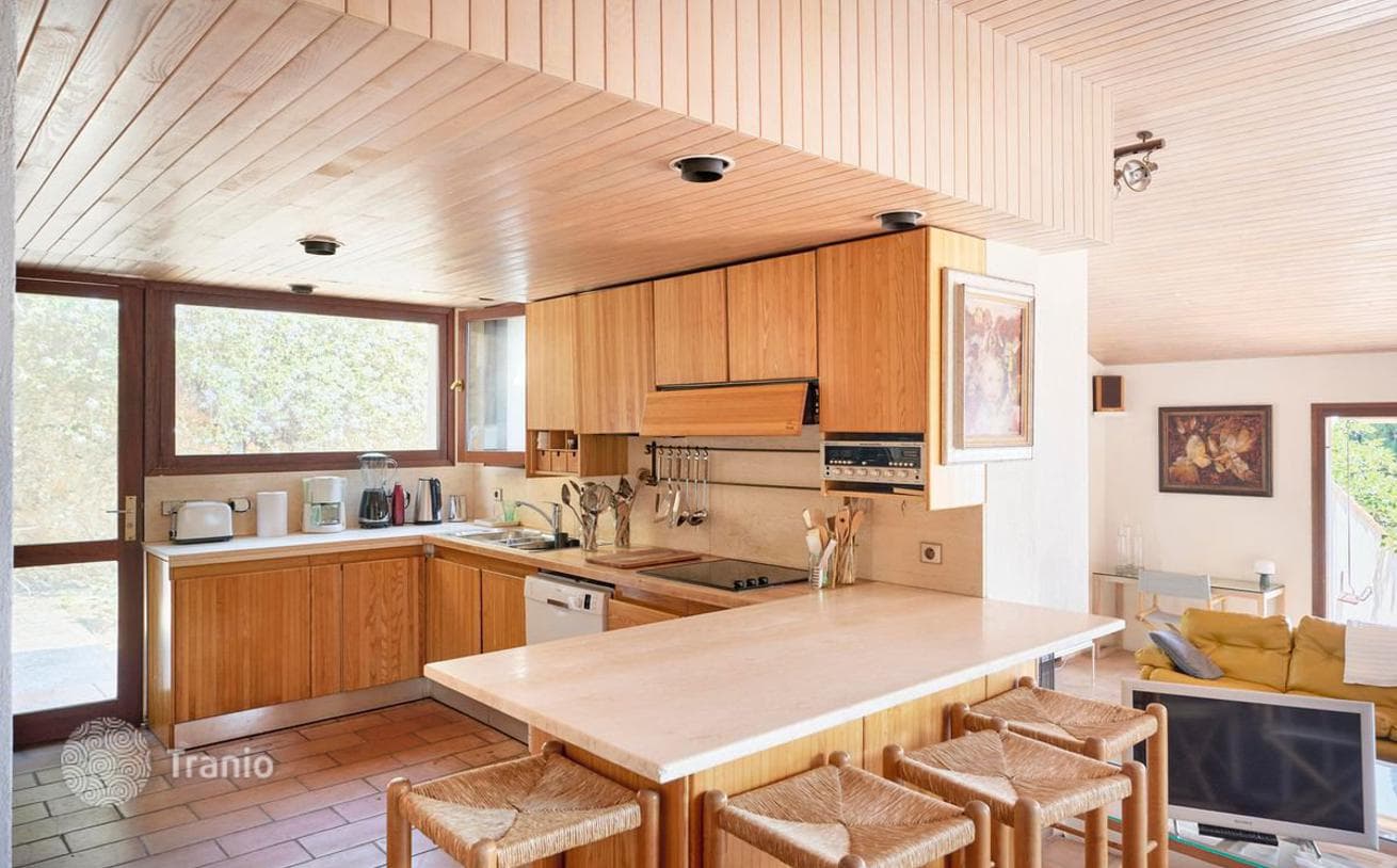 4-Bedroom Villa with Sea View in Roquebrune-Cap-Martin, photo 3