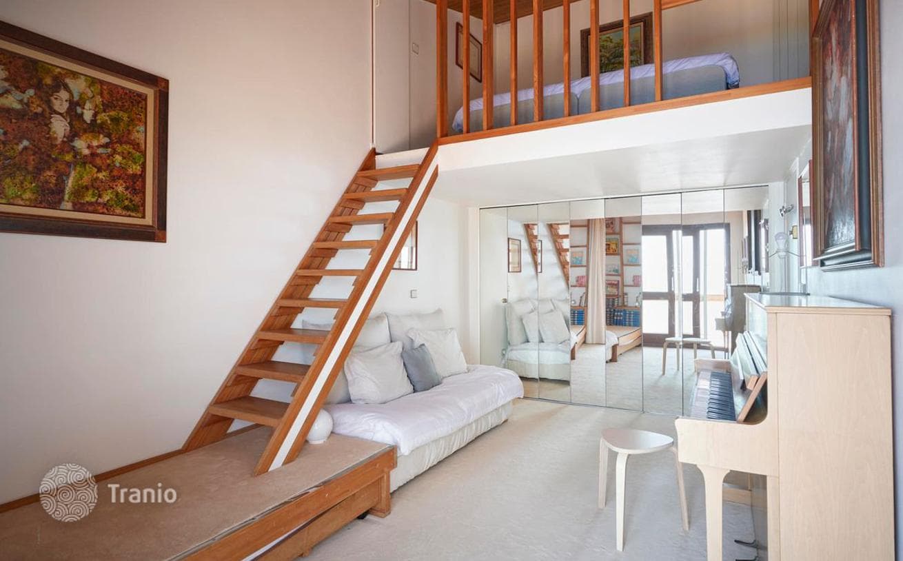 4-Bedroom Villa with Sea View in Roquebrune-Cap-Martin, photo 5