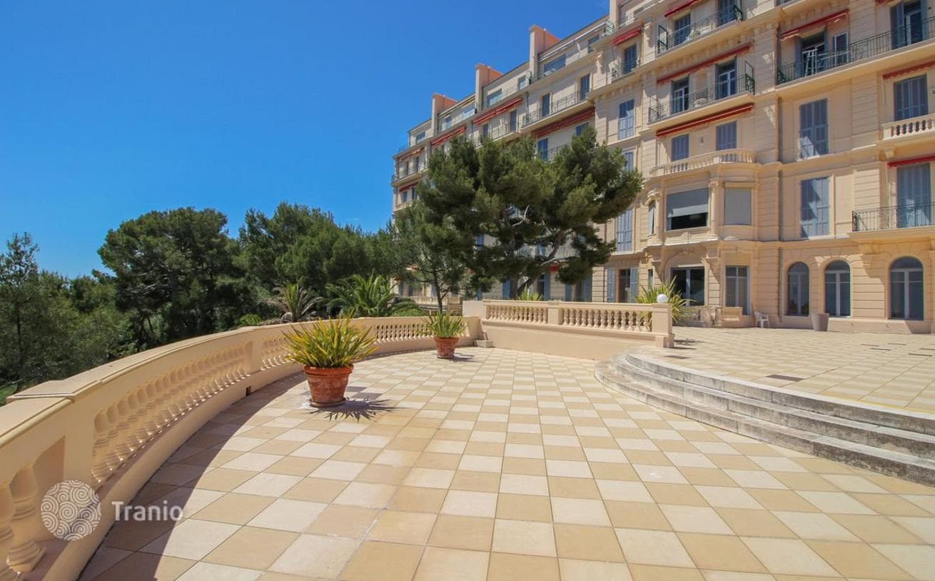 4-Bedroom Apartment with Sea View in Roquebrune-Cap-Martin, photo 4