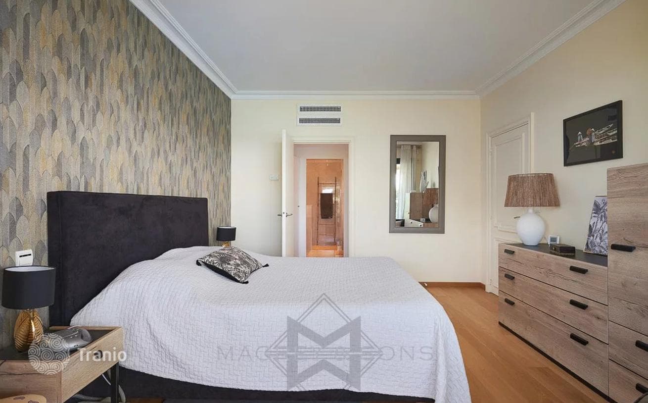 3-Bedroom Apartment with Sea View and Terrace in Californie Pézou, photo 2
