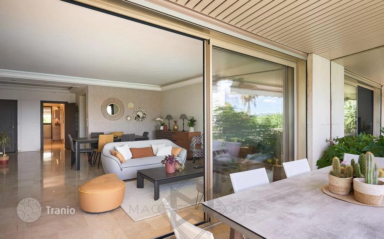3-Bedroom Apartment with Sea View and Terrace in Californie Pézou, photo 4