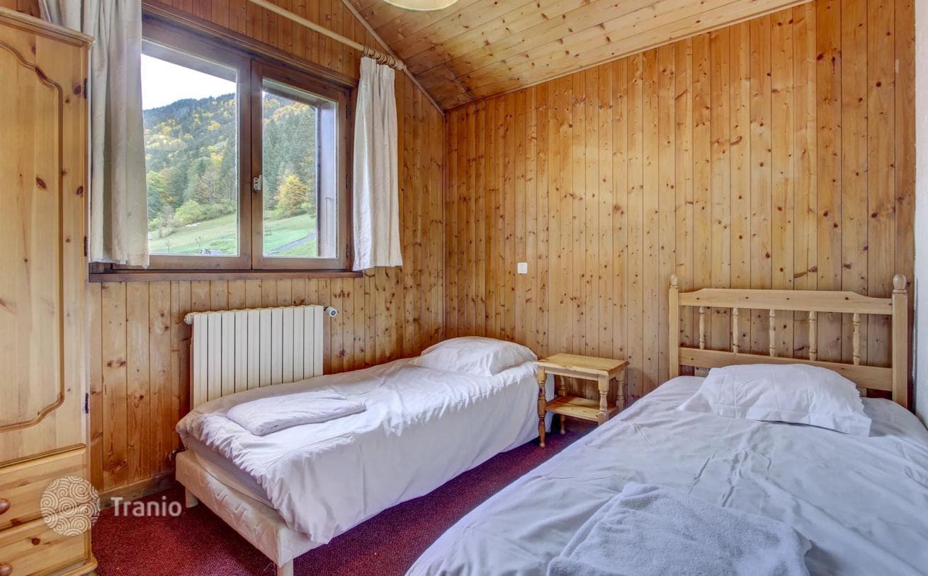 14-Room Chalet 250 m² in Morzine, photo 2