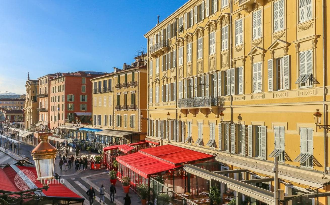 2-Bedroom Apartment with High Ceilings in Nice, photo 3