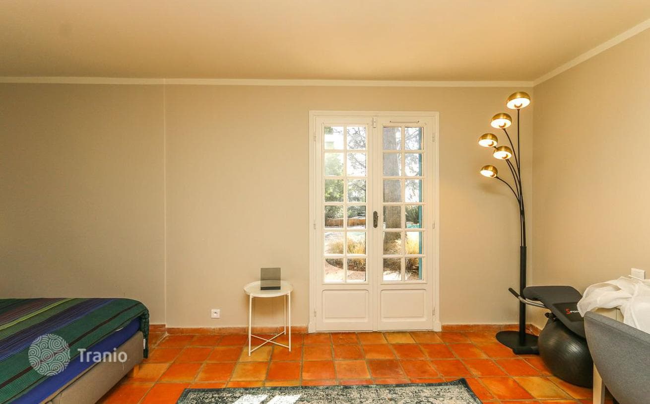 7-Room Villa with Pool in Villefranche-sur-Mer