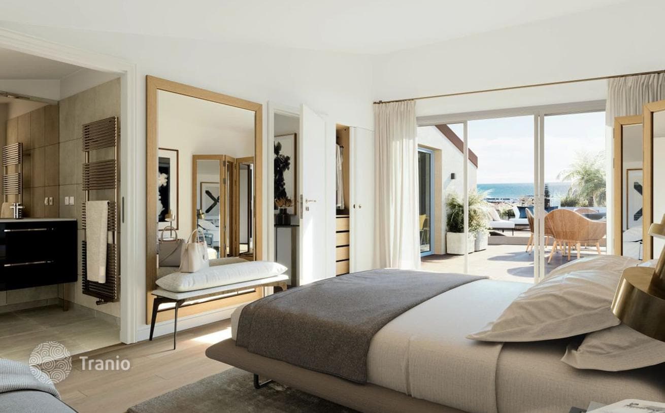 4-Bedroom Apartment with Sea View in Beaulieu-sur-Mer