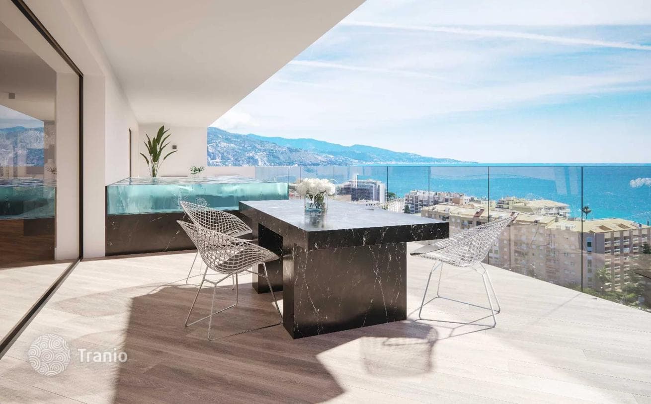 2-Bedroom Penthouse with Sea View in Roquebrune-Cap-Martin, photo 3