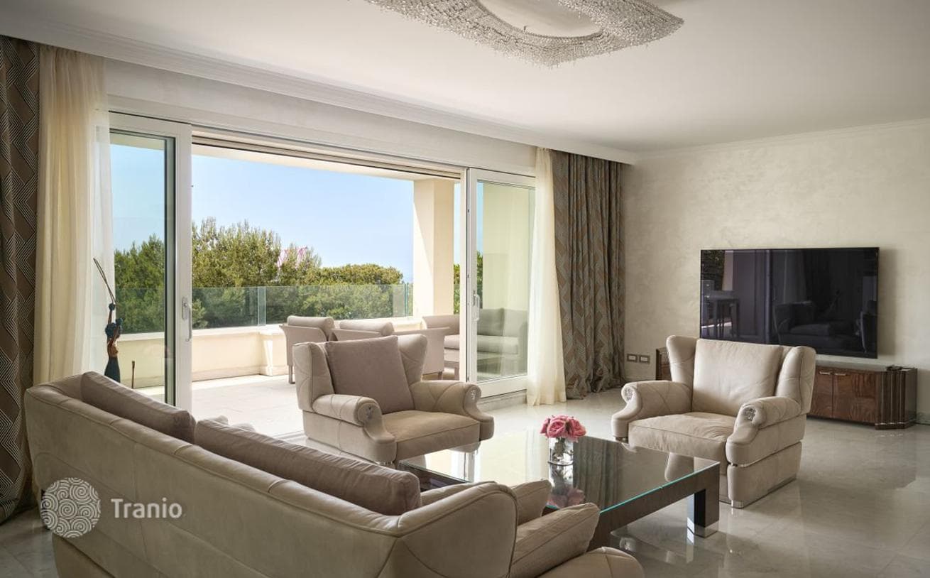12-Bedroom Villa with Panoramic Sea View in Cap-d'Ail, photo 3