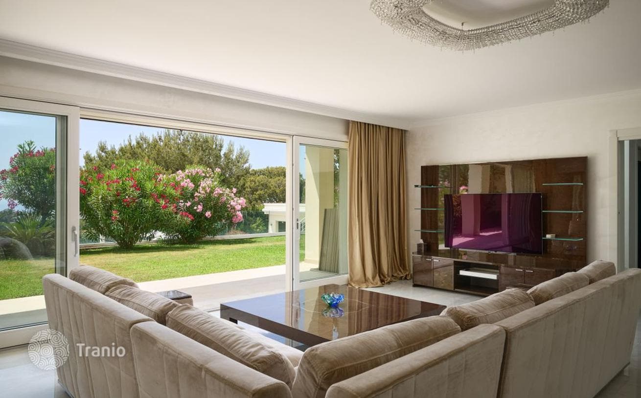 12-Bedroom Villa with Panoramic Sea View in Cap-d'Ail, photo 4