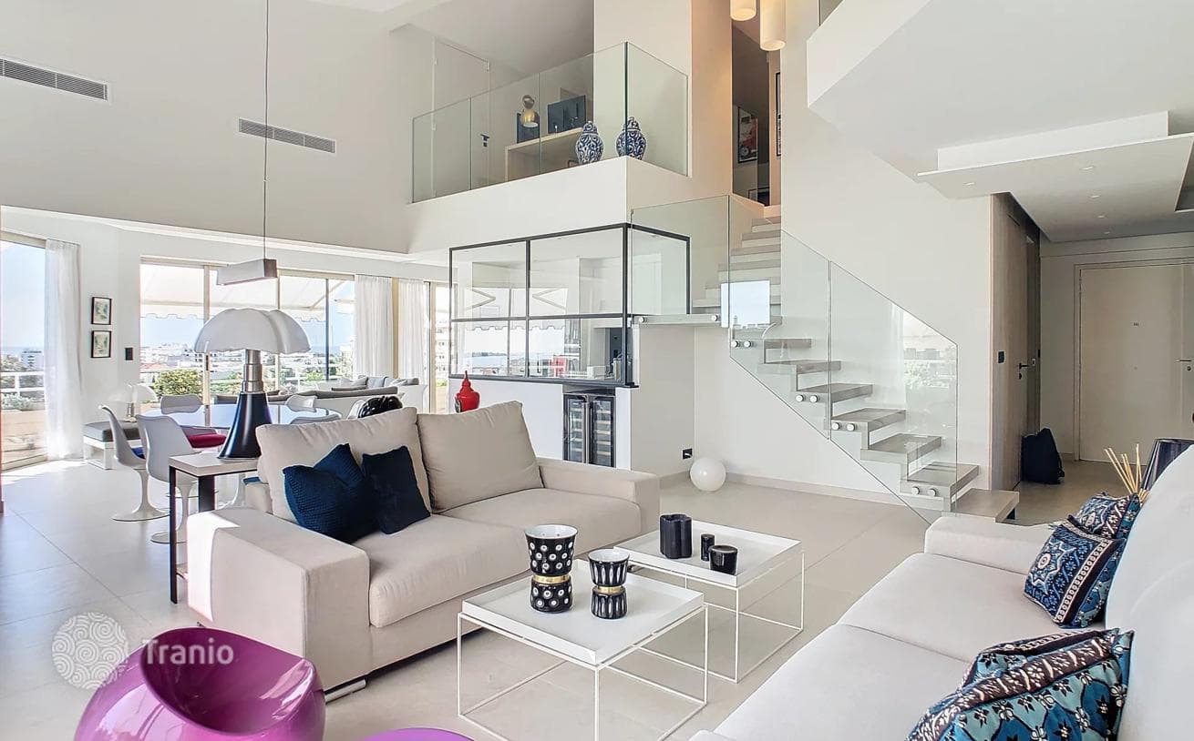 4-Bedroom Apartment with Sea View in Cannes, photo 4