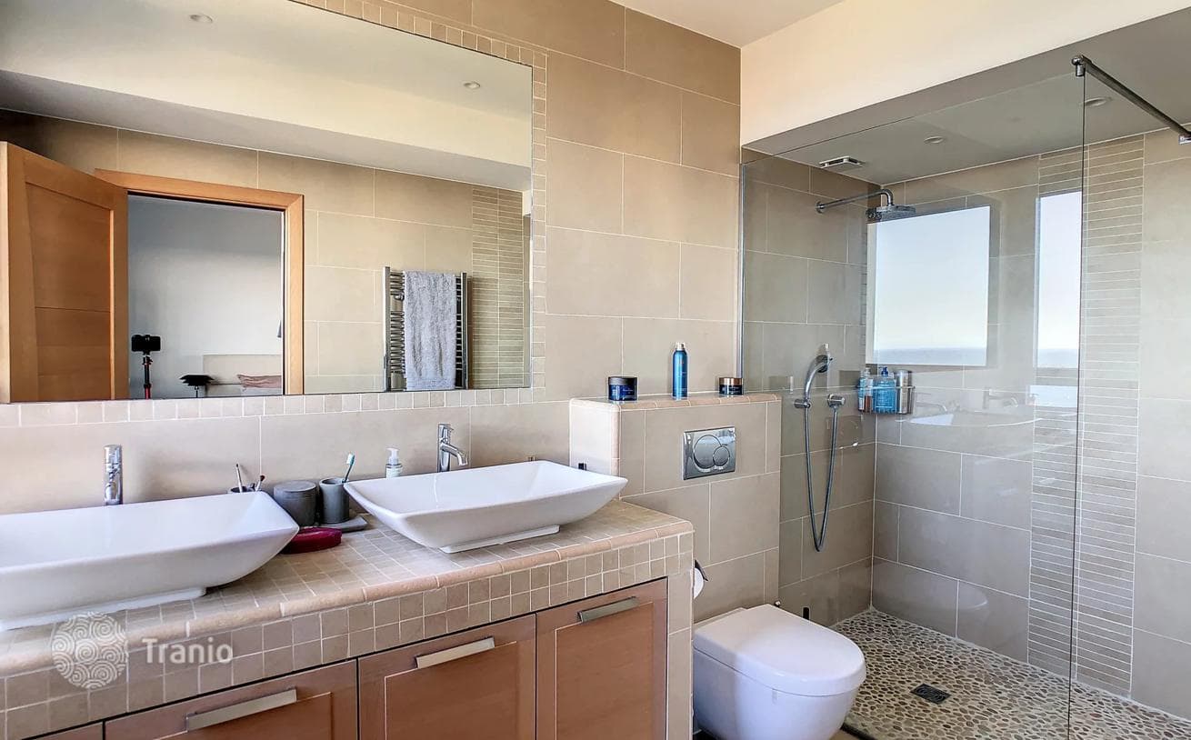 3-Bedroom Apartment with Panoramic Sea View in Cannes, photo 4