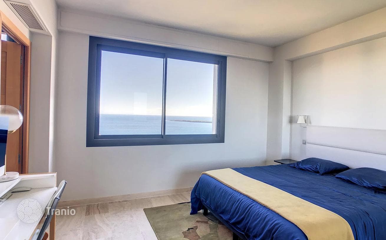 3-Bedroom Apartment with Panoramic Sea View in Cannes, photo 5