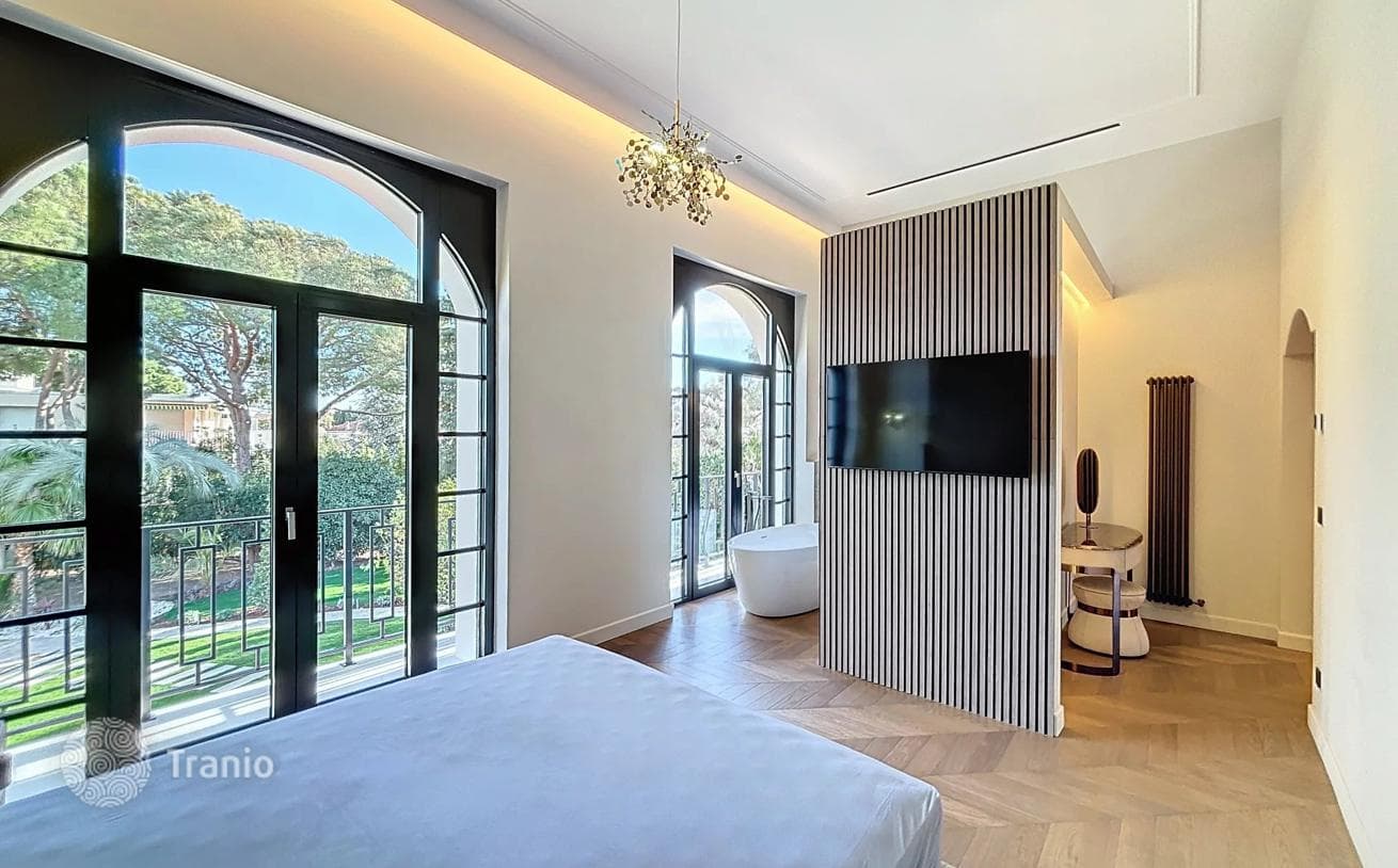 6-Bedroom Villa with Private Pool in Cap-d'Ail, Côte d'Azur